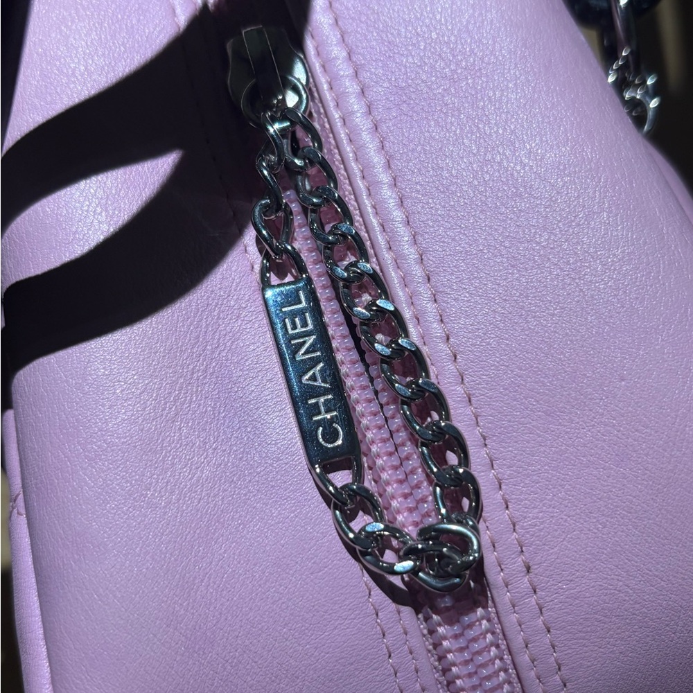 CHANEL Pink and Black Quilted Leather Top-Handle Satchel - Picture 5 of 10